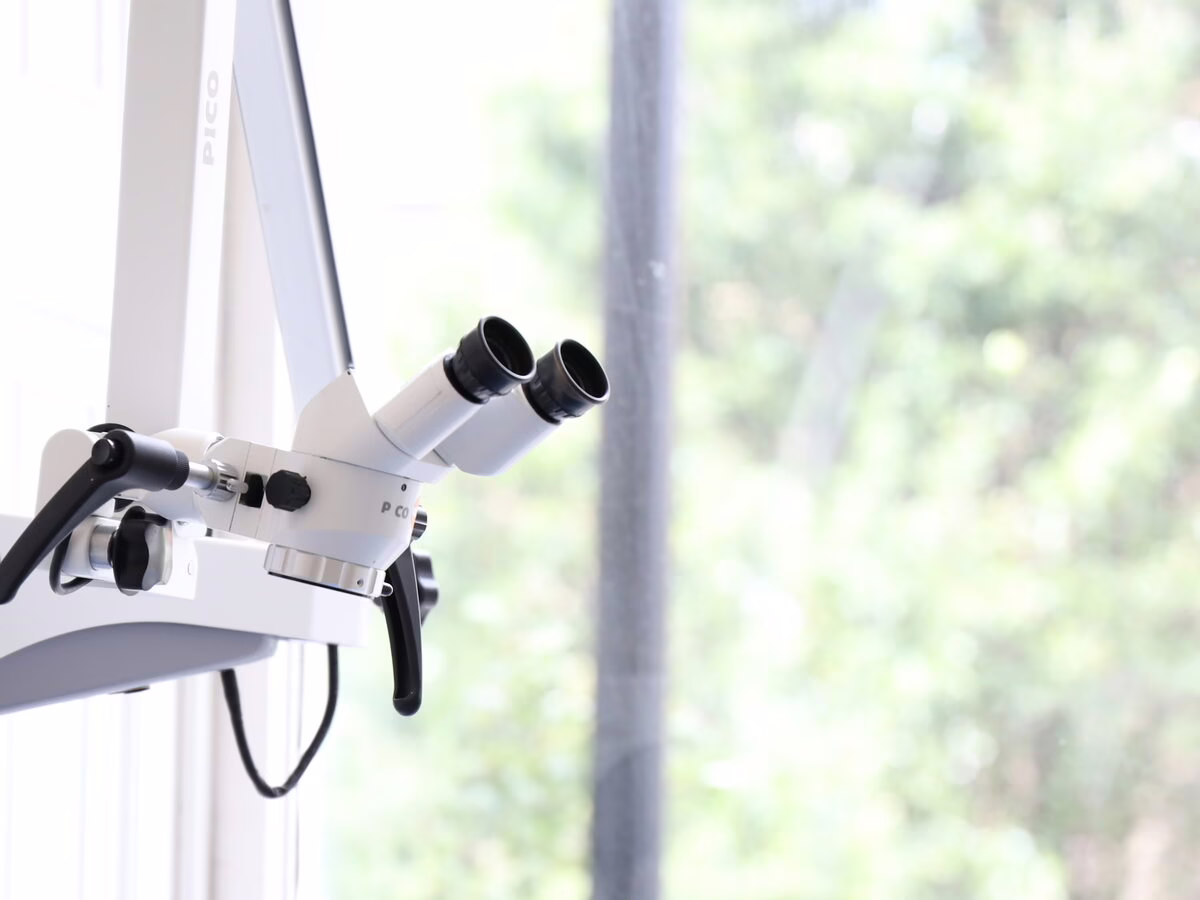 Dental operating microscope