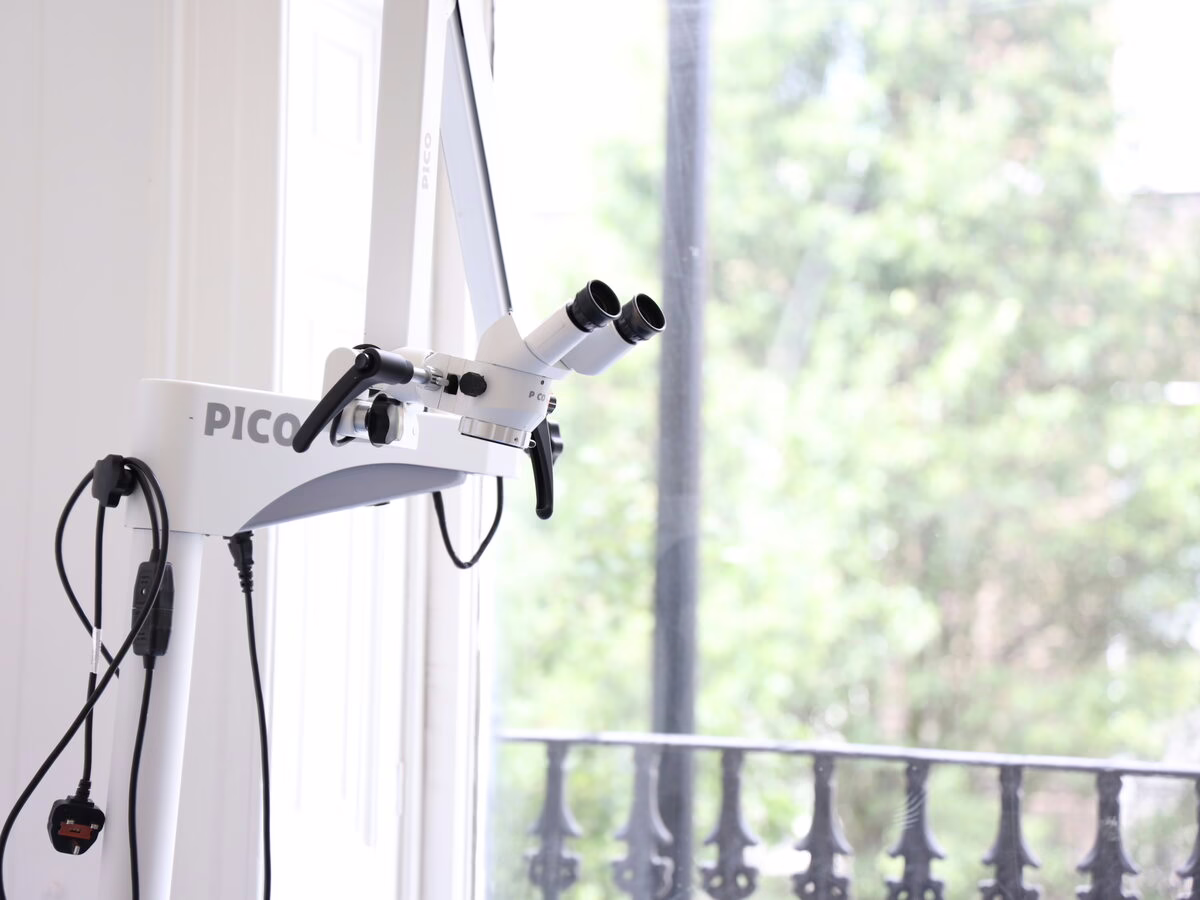 Dental operating microscope