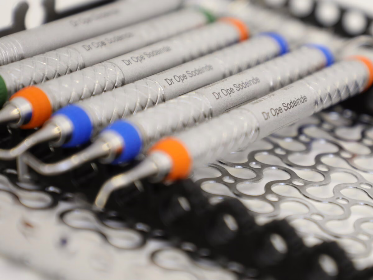 Periodontal scalers and curettes