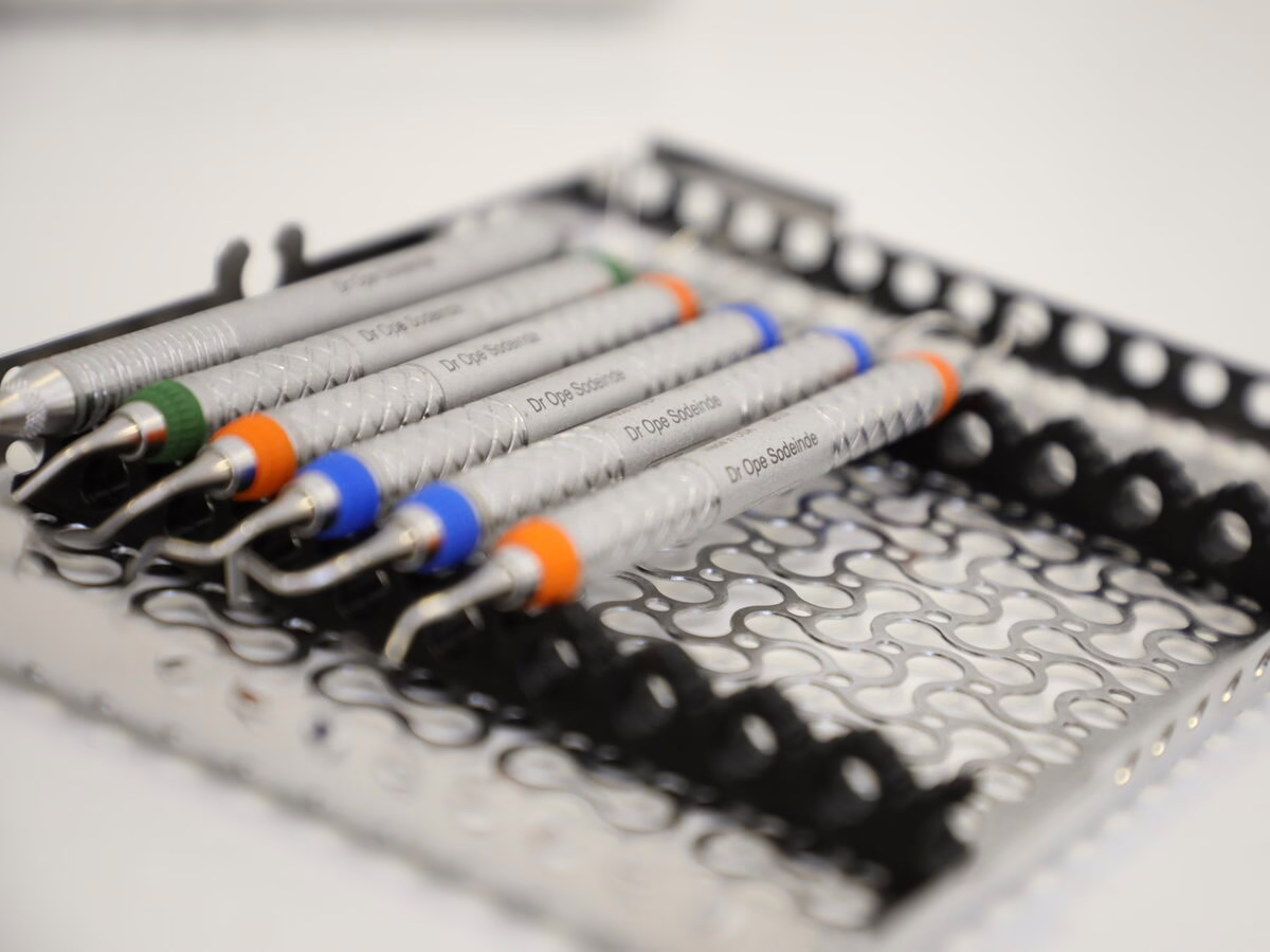 Periodontal scalers and curettes