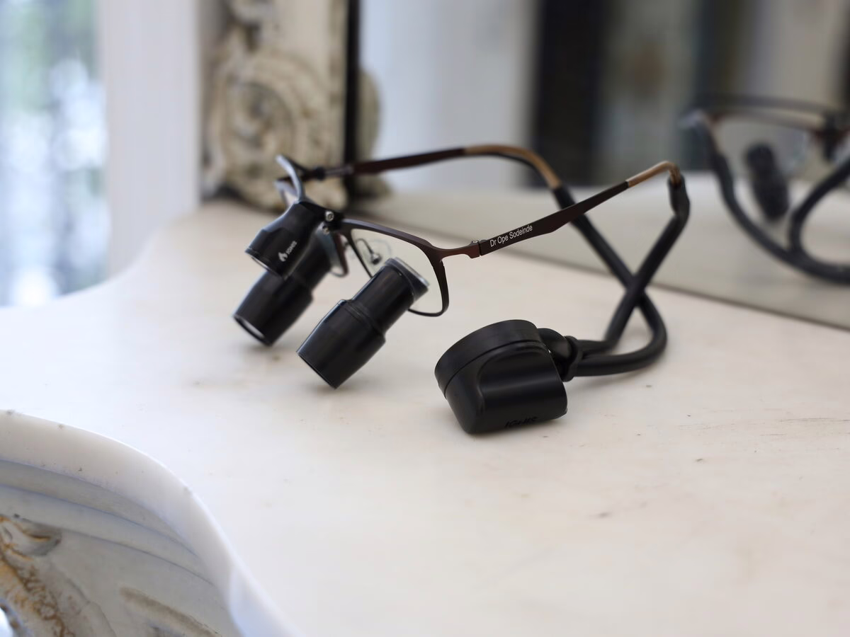 Surgical magnification loupes
